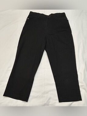 Women’s Northern Reflections Black Straight-Leg Capri Pants